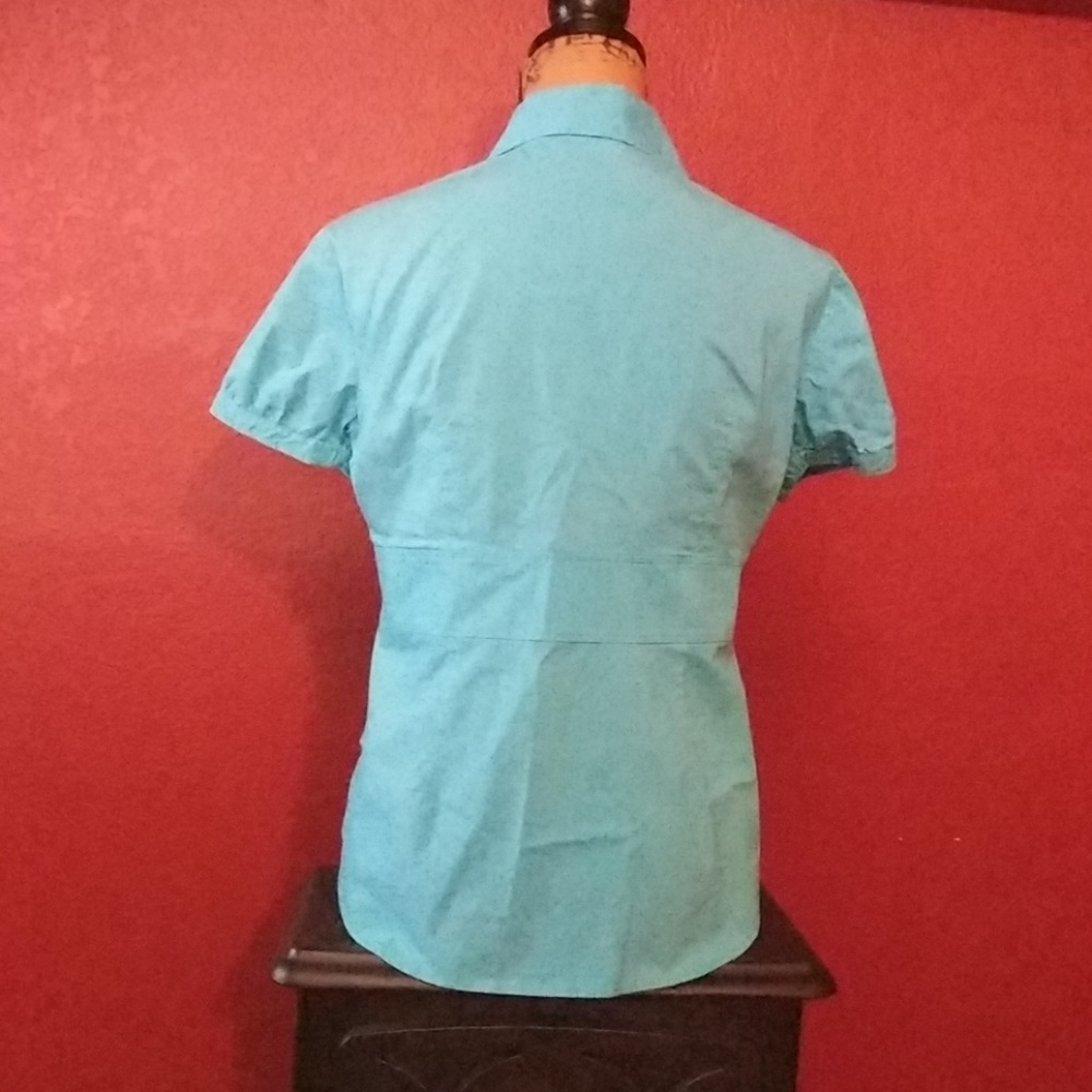 Button front fitted shirt. - Picture 2 of 4